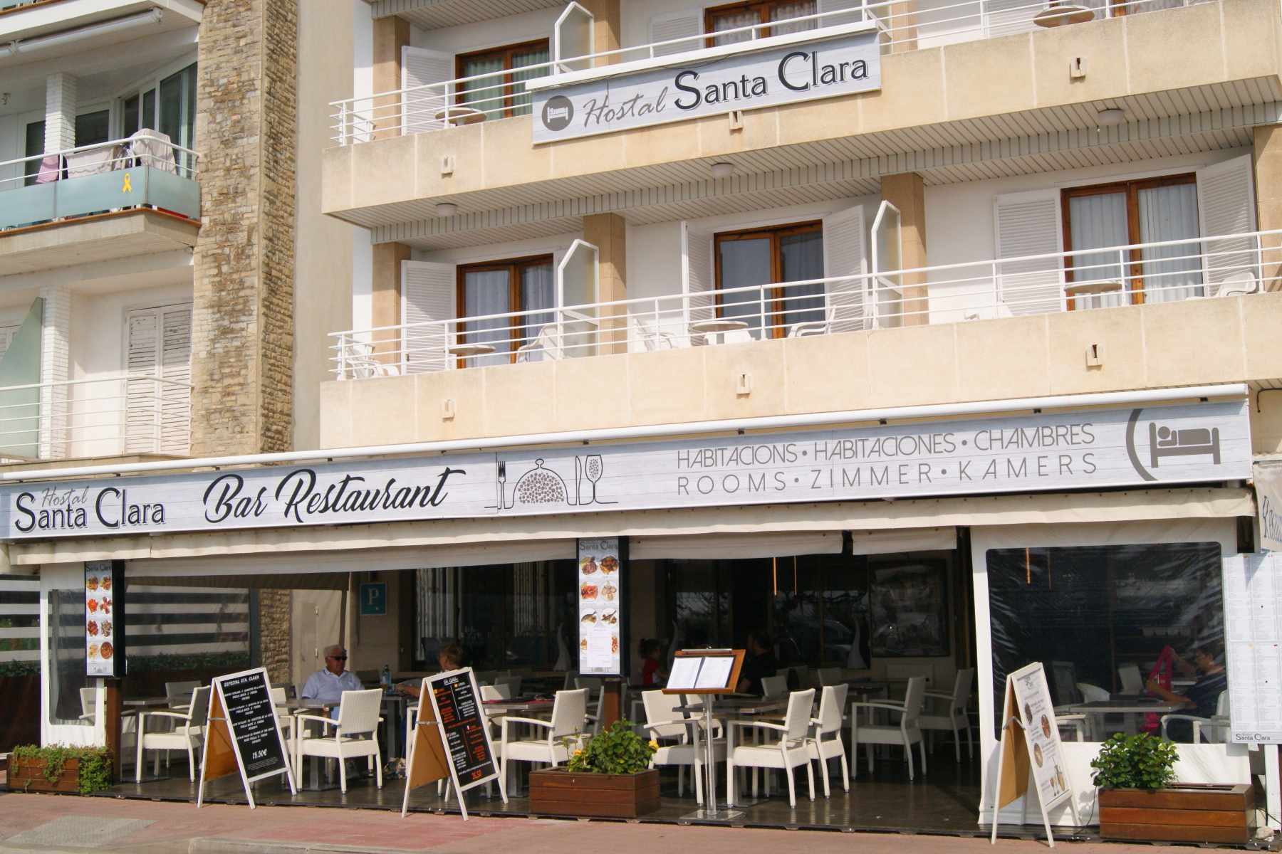 auberge de famille dormir Costa Brava près de la plage pour les activités nautiques